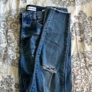 Studio Blue Distressed cropped jeans